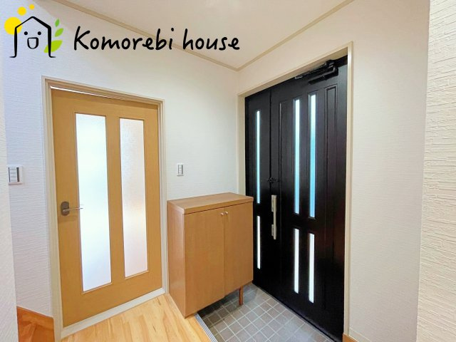 上尾市井戸木4丁目　中古一戸建ての玄関|現地（2024年3月撮影）