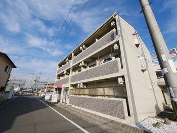 レフィナードの外観