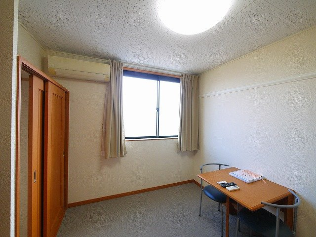 レオパレスめいの洋室