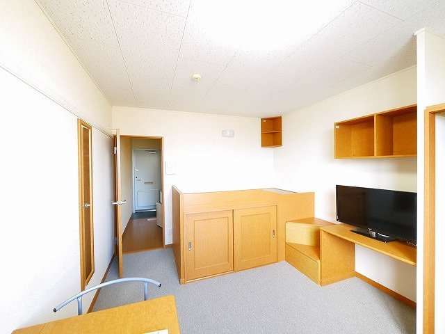 レオパレスめいの居間・リビング