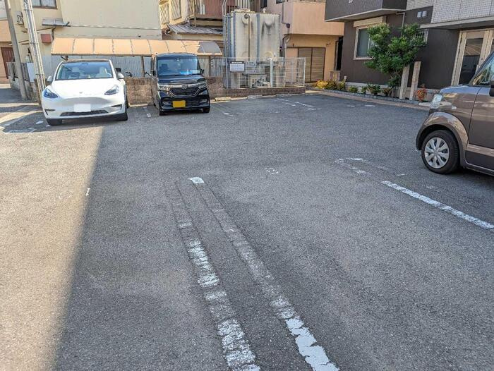 エムズフォレスタの駐車場