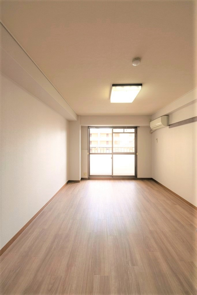 ベルビュー芦刈山の居間・リビング