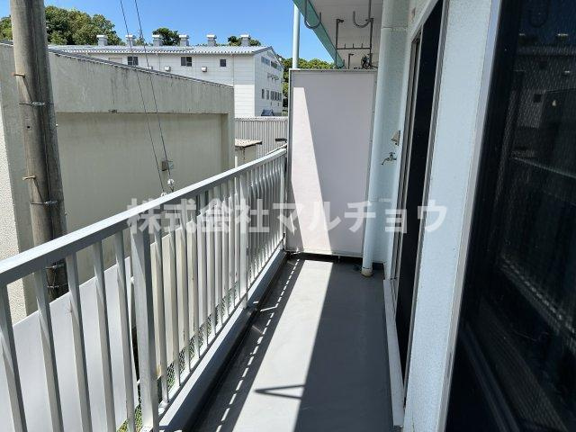 マンションセイユーのバルコニー|暖かな日差しのふりそそぐバルコニー