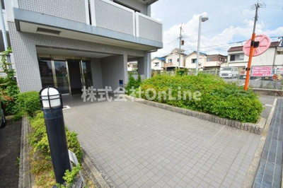 【エントランス】 | コルティーレ緑ヶ丘