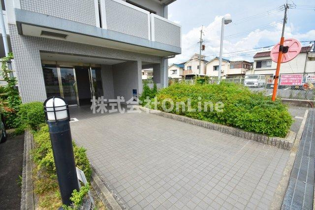 【エントランス】 | コルティーレ緑ヶ丘