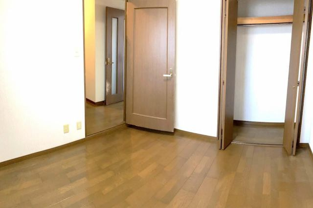 ノーブルコート中庄の洋室