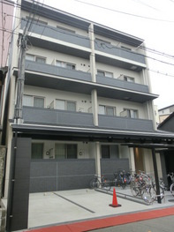 エクラン二条城の外観