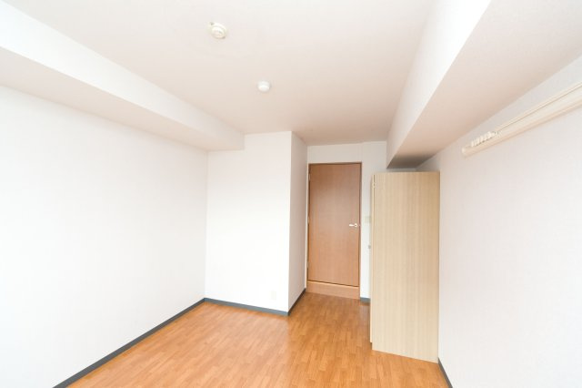 シャントール二条の居間・リビング