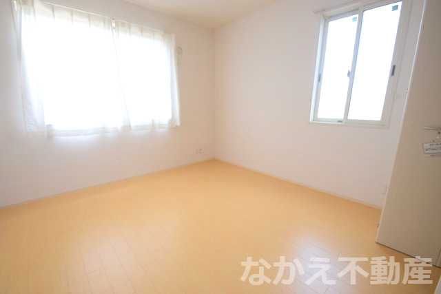 【寝室】 | 広くて明るい寝室
