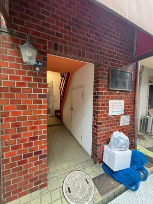 【エントランス】 | アビタシオン松坂 | 清潔なエントランスです