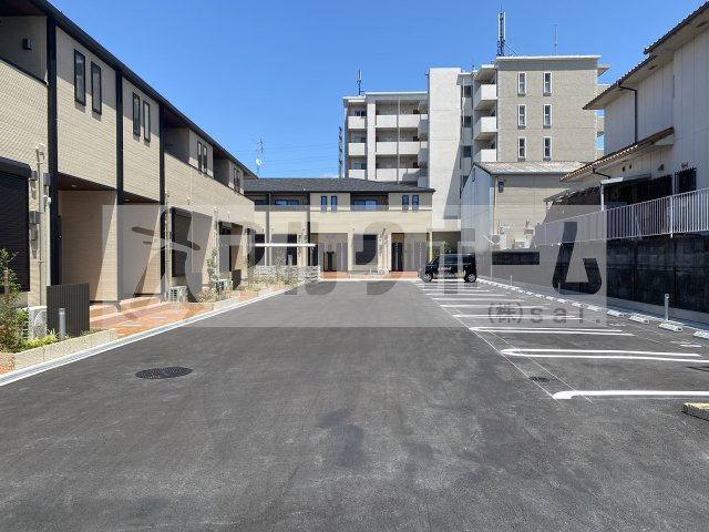 フェリスストリーム1の駐車場