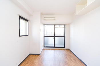 CASA VERDE寺町二条の居間・リビング