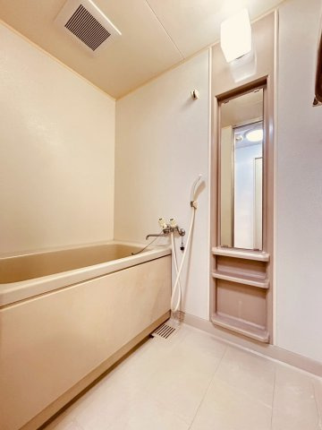 ガーデンハイツ桃山台一番館の浴室