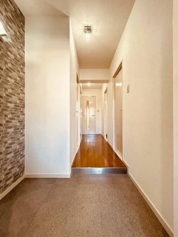 ガーデンハイツ桃山台一番館の玄関