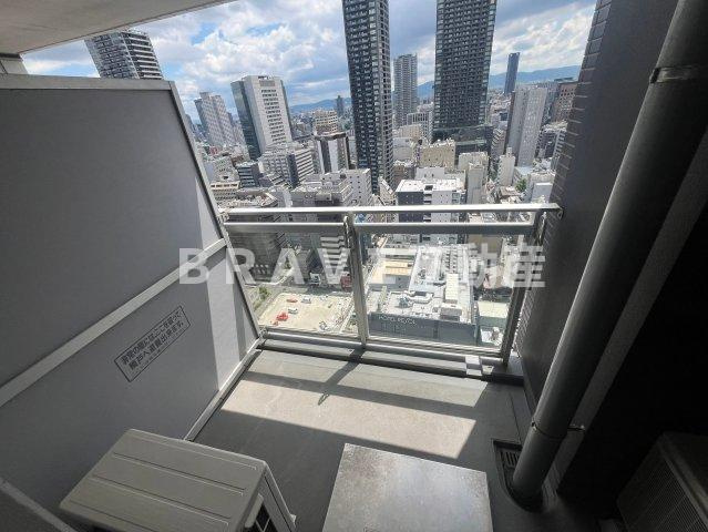 淀屋橋アップルタワーレジデンスのバルコニー|お洗濯にも便利なバルコニー付き