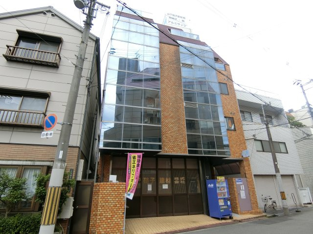 【外観】 | エフシャイン山下