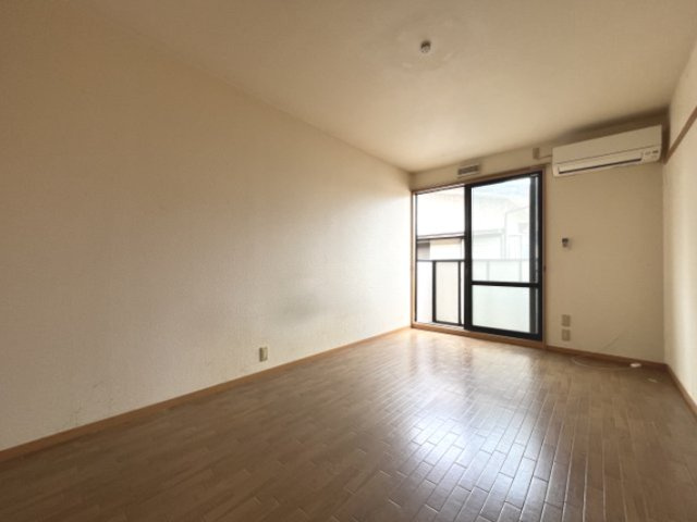 ★広々とした洋室です★