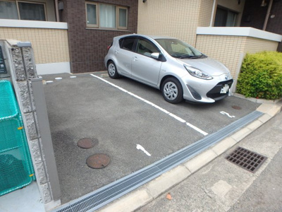【駐車場】 | クオーレ西宮北口Ⅰ | 車をお持ちの方に嬉しい駐車場付きの物件です
