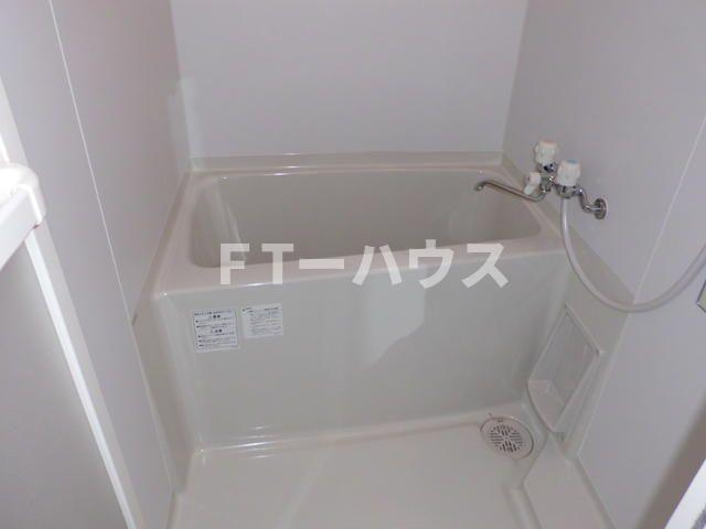 グラジーエ大久保の浴室