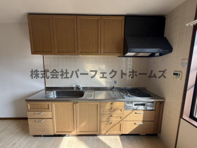 清水町戸建　賃貸のキッチン|キッチンでお料理をお楽しみください