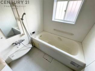 芦屋市東山町中古戸建の浴室