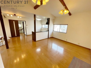 芦屋市東山町中古戸建の居間