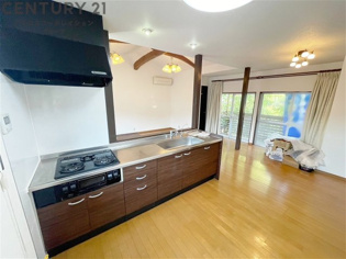 芦屋市東山町中古戸建のキッチン