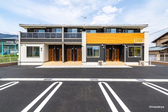 ゼルコバの外観