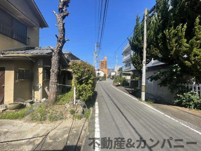 上市2丁目のおトチ　松山市上市2丁目売土地の前面道路含む現地写真|前面道路含む現地写真です