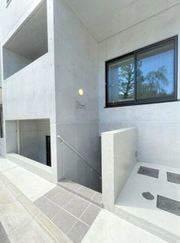 「防音マンション」ラシクラス経堂のエントランス