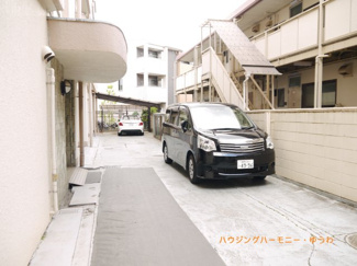 【駐車場】