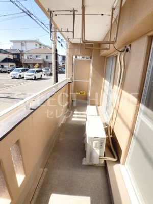 【バルコニー】 | ラ・ヴィ・アン・ローズＦ＆Ｋ | 同型タイプ陽当たり良好なバルコニーです