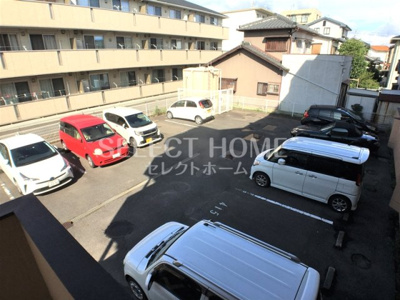 【駐車場】 | ラ・ヴィ・アン・ローズＦ＆Ｋ | 駐車スペースもあります