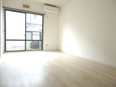 【居間・リビング】 | グレース山手　Ｃ | 洋室6帖　※写真はイメージです