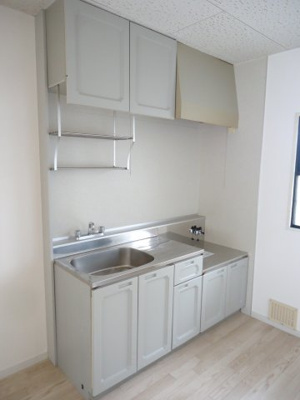 【キッチン】 | グレース山手　Ｃ | 吊戸棚付き　※写真はイメージです