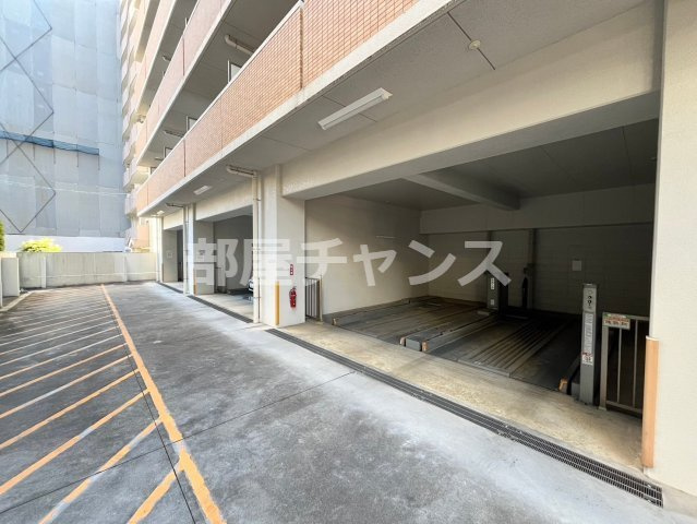 エスポアール泉の駐車場