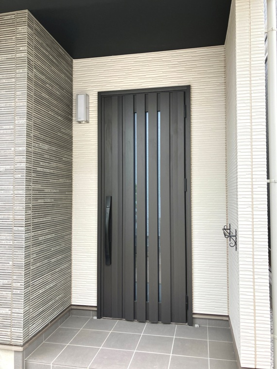 緑ケ丘戸建のエントランス