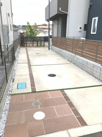 緑ケ丘戸建の駐車場