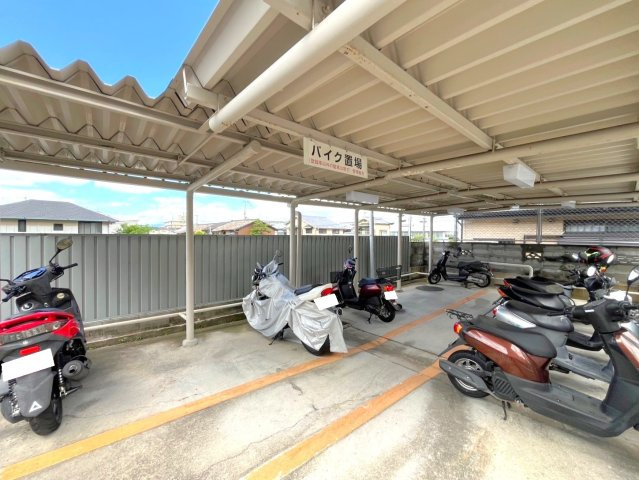 ◆リフォーム完了済み◆南向き◆全居室収納あり◆生活利便地◆ユニライフ宇治Ⅱのその他共用部分|バイク置場