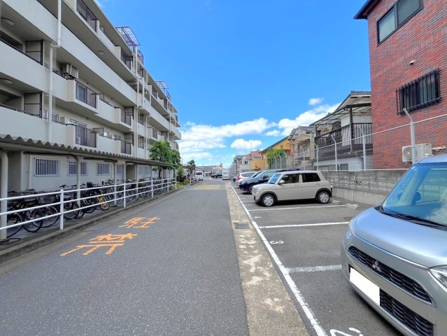 ◆リフォーム完了済み◆南向き◆全居室収納あり◆生活利便地◆ユニライフ宇治Ⅱの駐車場|駐車場