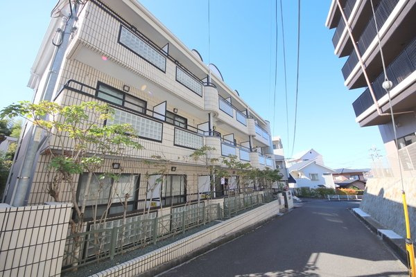 みつがらすの外観