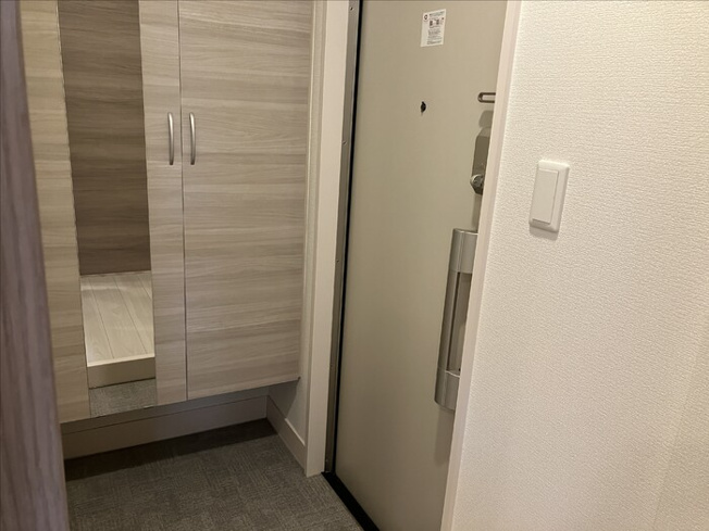 【玄関】Ｄ－ＲＯＯＭ ＦＵＹＯ
