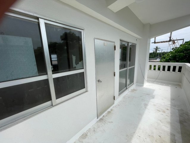 平良字東仲宗根231-5　名嘉真APのバルコニー