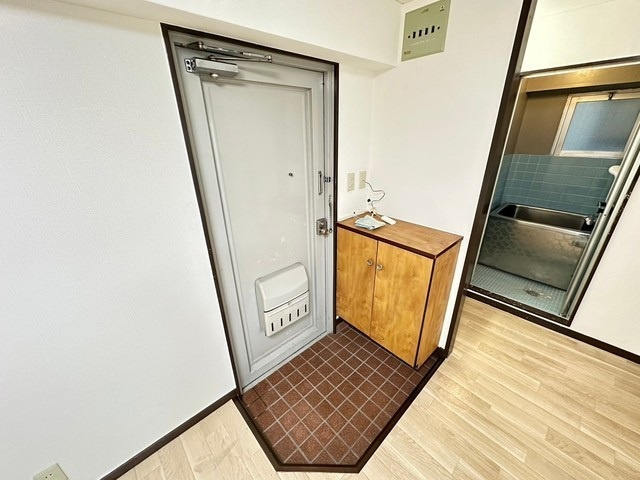 都ビルの玄関|ゆったりとした玄関です