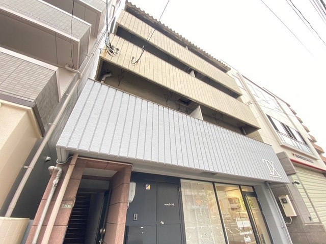 都ビルの外観