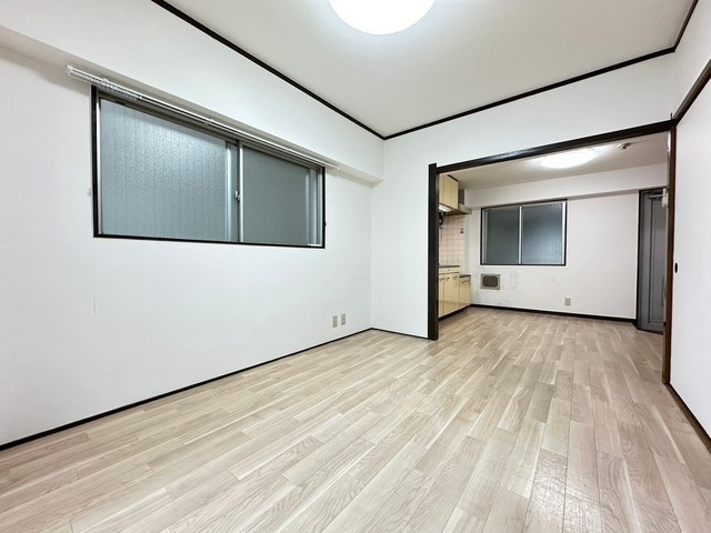 都ビルの居間・リビング