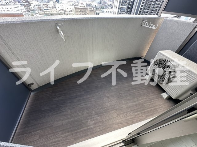 TLRレジデンス高井田のバルコニー|暖かな日差しのふりそそぐバルコニー