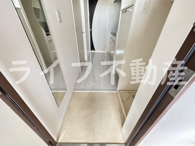 TLRレジデンス高井田の玄関|ゆったりとした玄関です