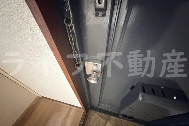 第2コーポ春日荘の玄関