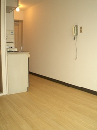 久保ビルの居間・リビング